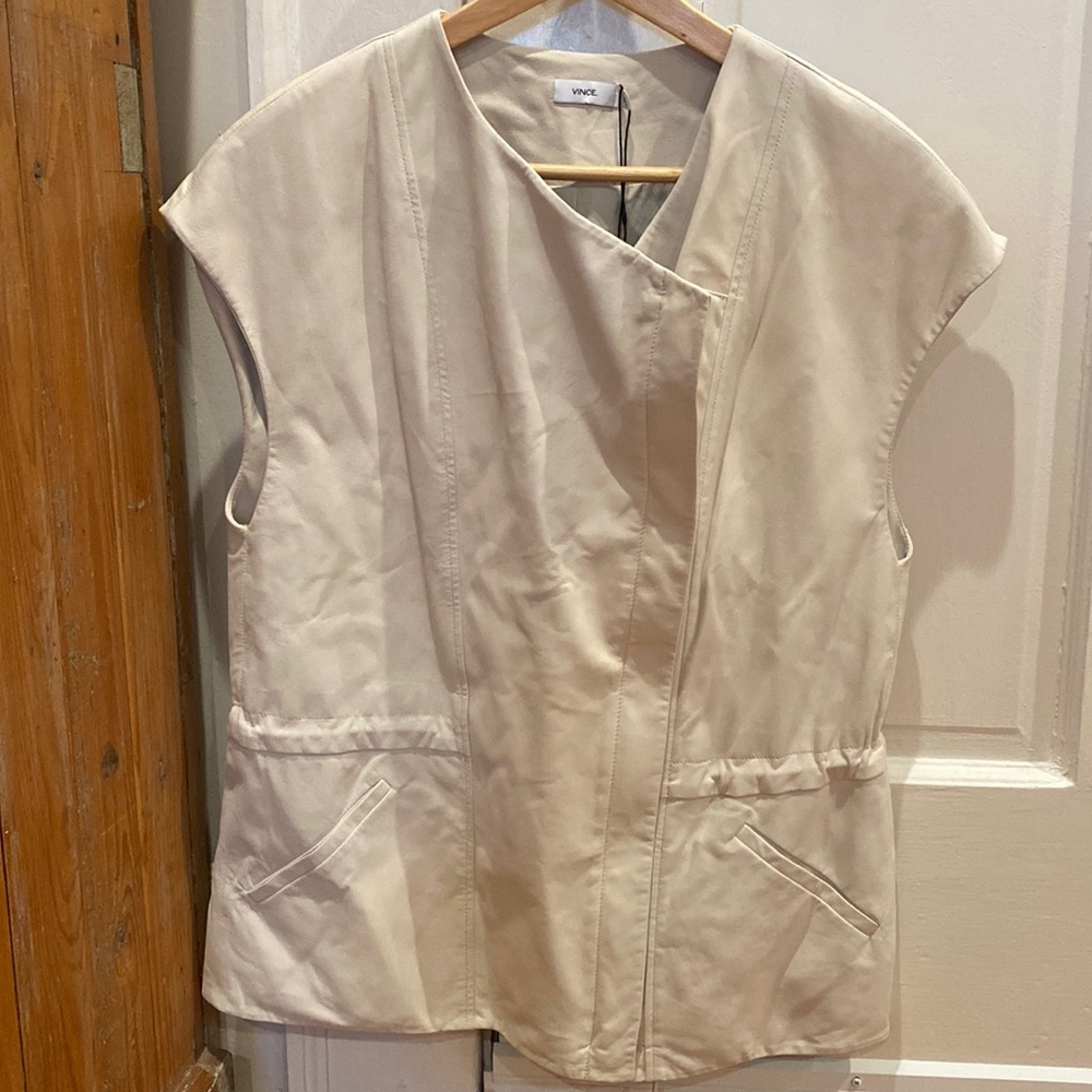 Unworn Vince leather vest size M.